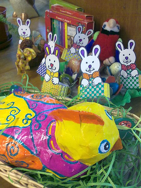 08052013692.jpg - Тема: "Зайчета немирници". Четем приказката "Вироглавото зайче" от Ангел Каралийчев и се учим да рисуваме Зайче Байче.