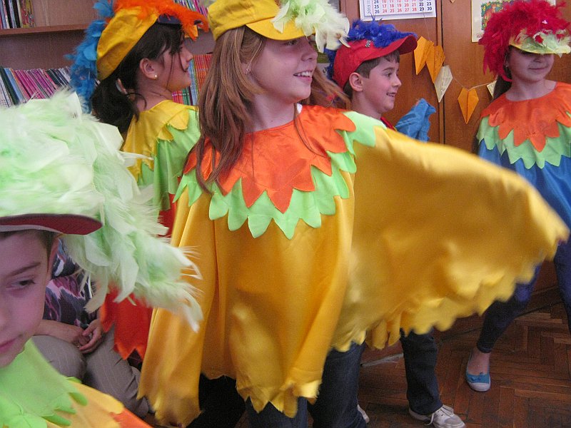 IMG_8171.JPG - Детски театър "Арти" гостува на малките читатели в "Стаята на приказките" в Националната библиотечна седмица