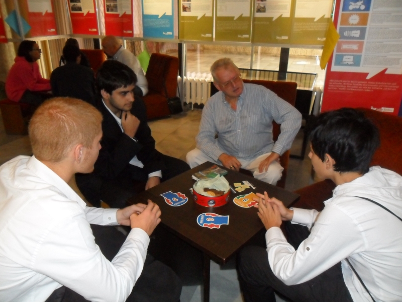 SAM_3966.JPG - Среща-разговор с представители на различни европейски езици /вместо заемане на книга - намиране на партньор за разговор/