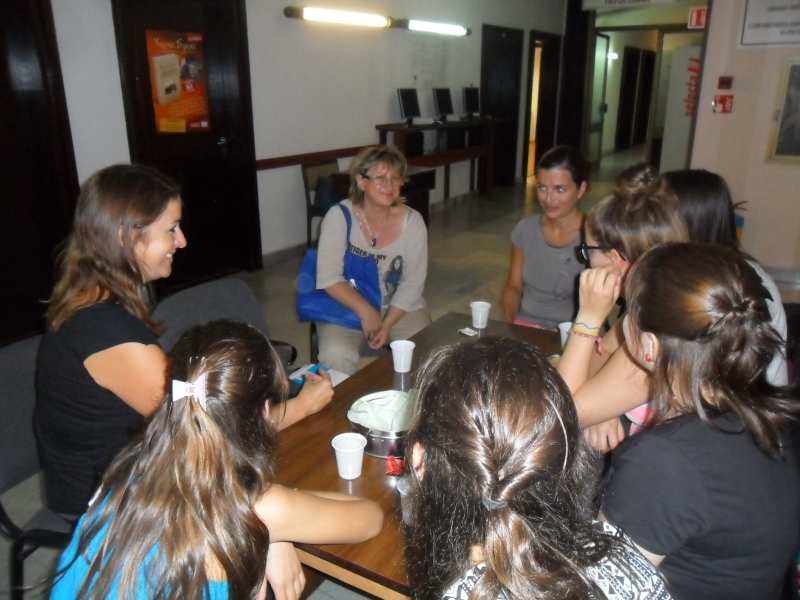 SAM_3978.JPG - Среща-разговор с представители на различни европейски езици /вместо заемане на книга - намиране на партньор за разговор/