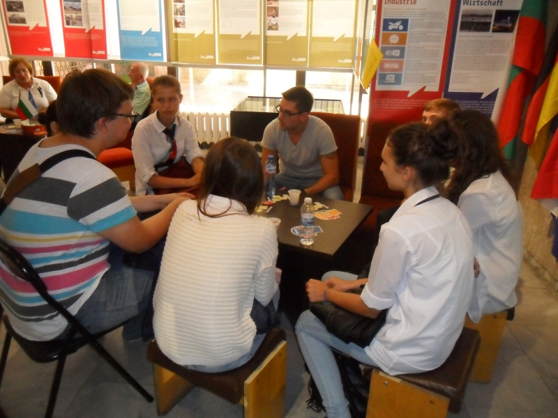 SAM_3984.JPG - Среща-разговор с представители на различни европейски езици /вместо заемане на книга - намиране на партньор за разговор/