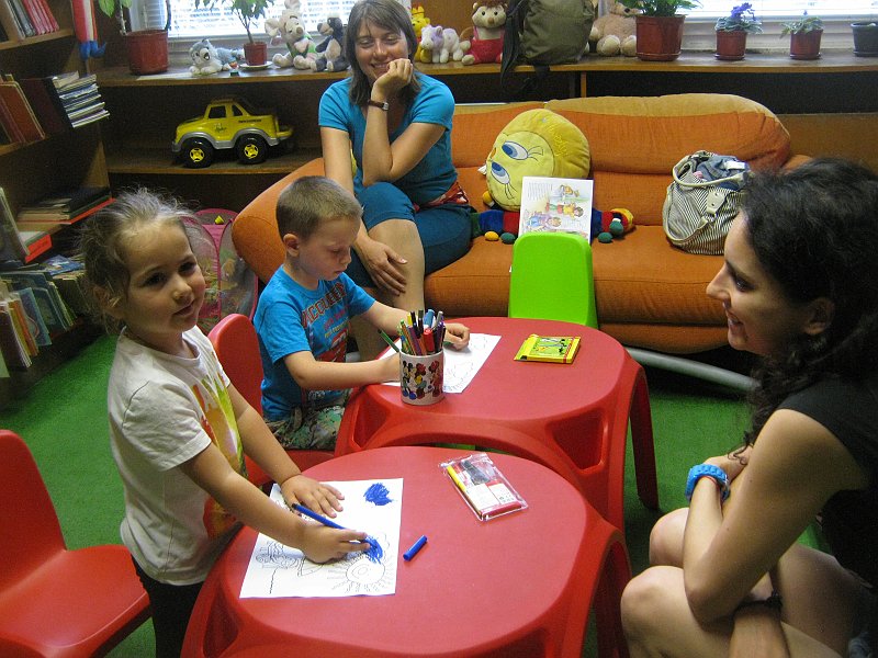 IMG_8666.JPG - Четем "Приказка за светулката" от Веса Паспалеева