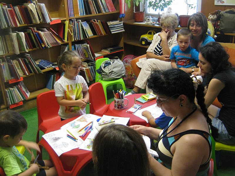 IMG_8680.JPG - Четем "Приказка за светулката" от Веса Паспалеева