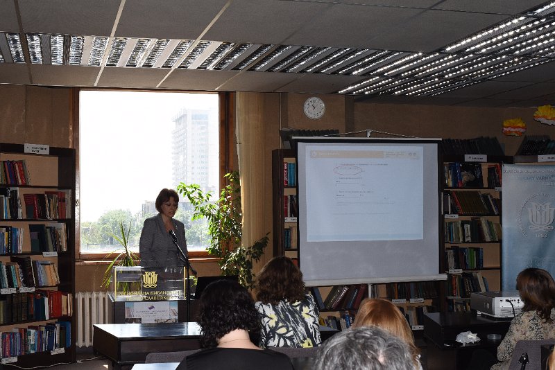 DSC_5142.JPG - "Автоматизирани работни места за самостоятелно заемане и връщане на книги", Радка Калчева, РБ "Пенчо Славейков"