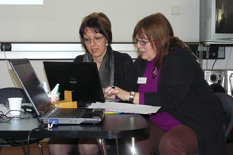 bol_1_24.jpg - Работен етап от семинара - представители от България и Великобритания