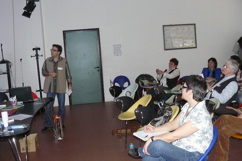 bol_1_27.jpg - Огнян Антов представя презентация