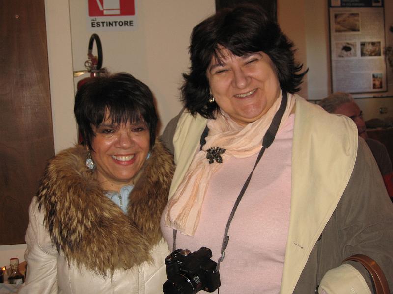 bol_2_12.jpg - Посещение на 'Eco-museo di Castello di Serravalle (Valle del Samoggia) - Кристиана и представител на организацията AUSER. Организацията има дългогодишна традиция в структурирането на доброволчески сдружения