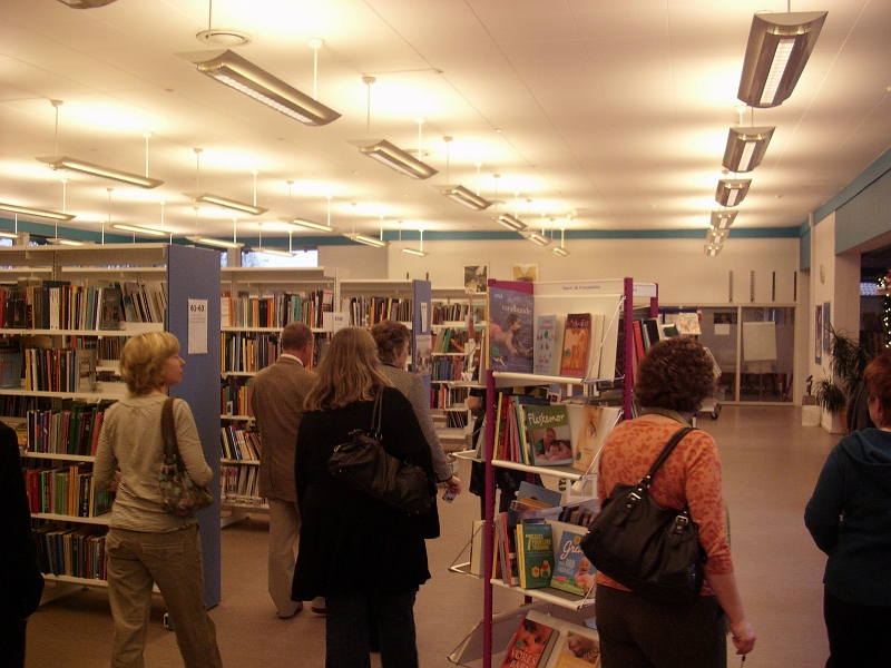 01.8.JPG - На разходка в библиотеката