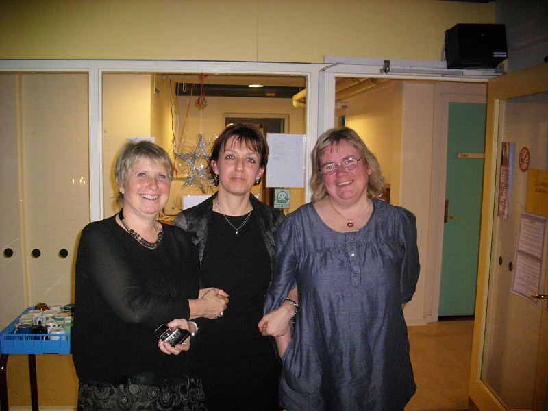 04.9.JPG - Радка, Ан Катрин и Гюнлог на прощално парти