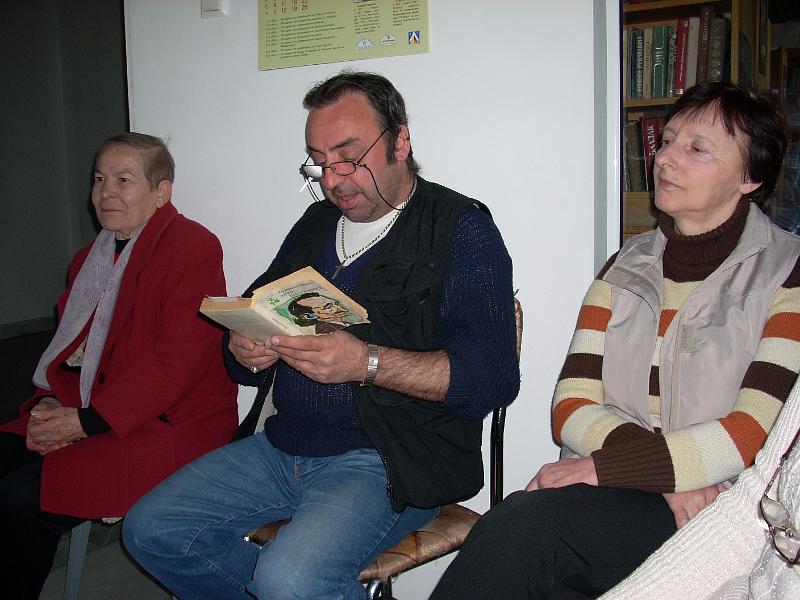 DSCN2802.JPG - Четене в НЧ "П. Р. Славейков", жк. Владиславово