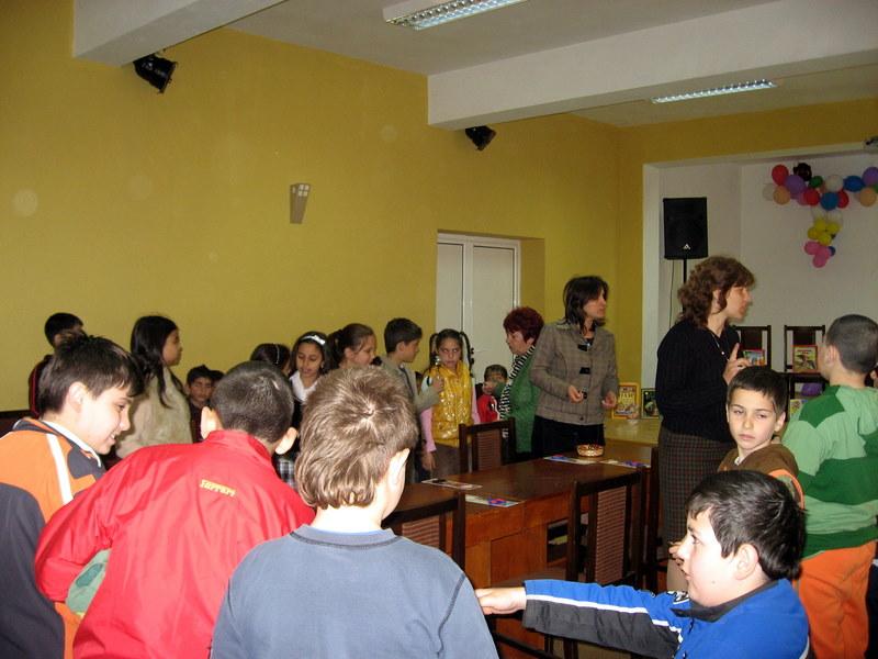 IMG_1283.jpg - Маратон на четенето в НЧ "Просвета", кв. Аспарухово