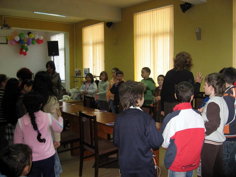 IMG_1284.jpg - Маратон на четенето в НЧ "Просвета", кв. Аспарухово