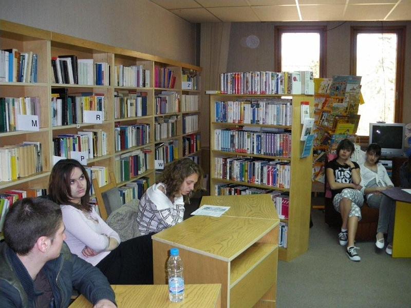 IMG1.jpg - В Немска читалня - "Криминални истории за всички"