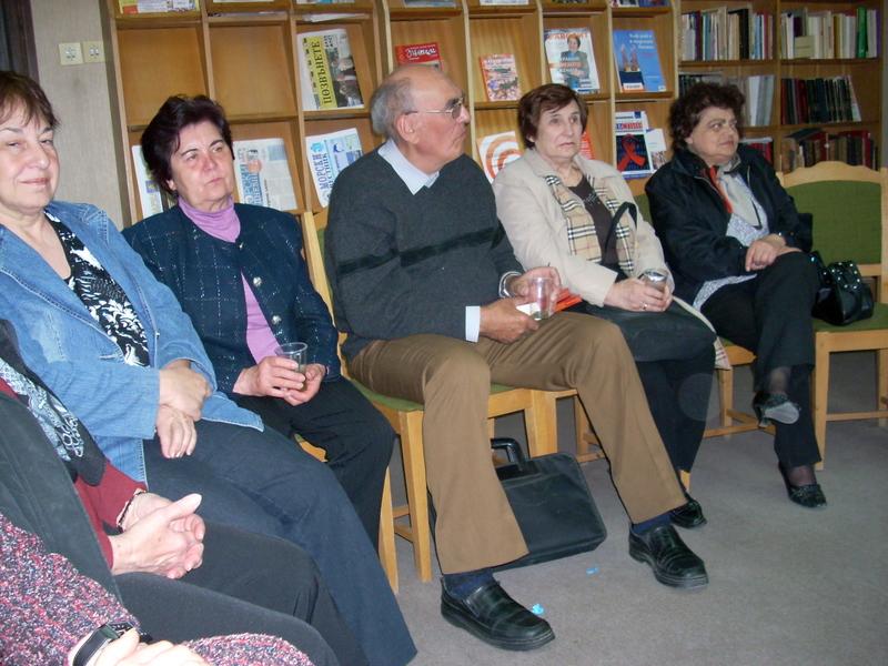 DSCN2806.JPG - Среща на читателски клуб "Приятели на библиотеката"