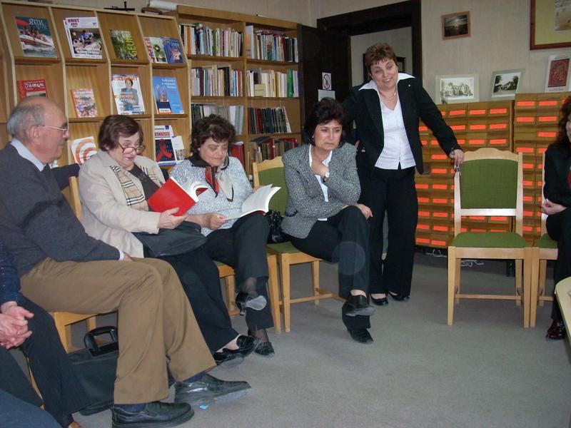 DSCN2809.JPG - Среща на читателски клуб "Приятели на библиотеката"