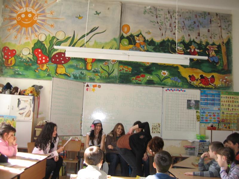 IMG_1737.jpg - Четене в ОУ "Васил Априлов"