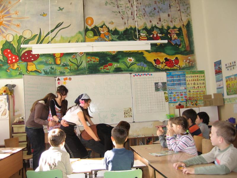 IMG_1742.jpg - Четене в ОУ "Васил Априлов"