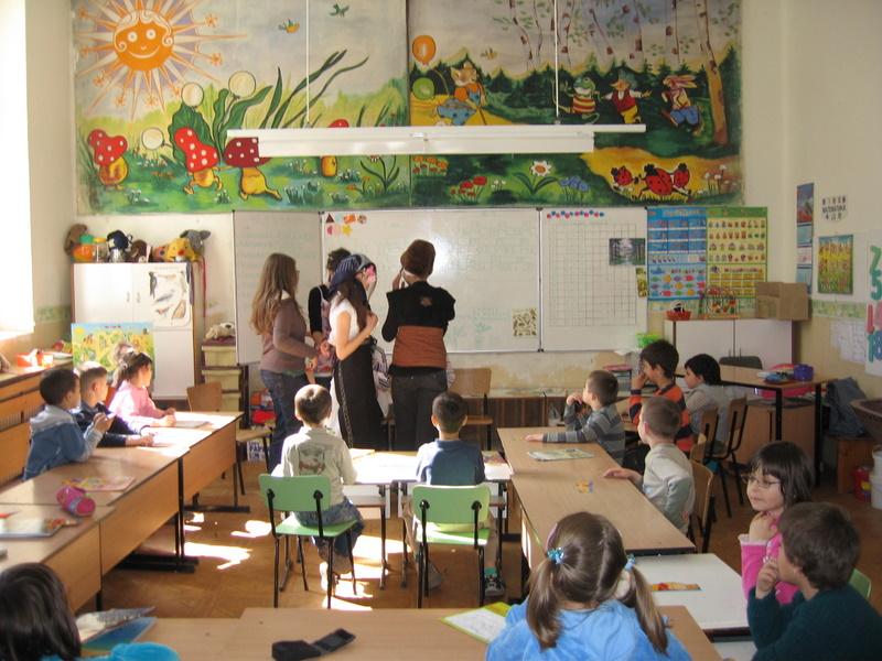 IMG_1746.jpg - Четене в ОУ "Васил Априлов"