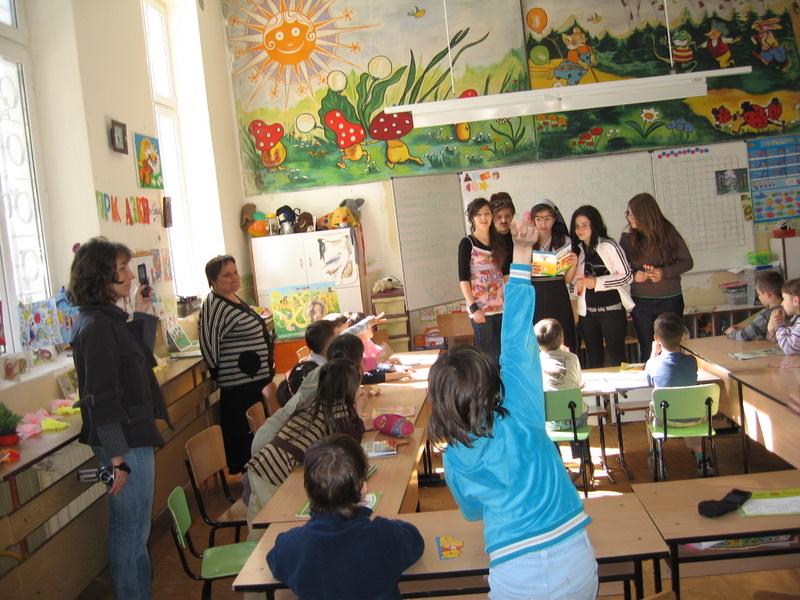 IMG_1752.jpg - Четене в ОУ "Васил Априлов"