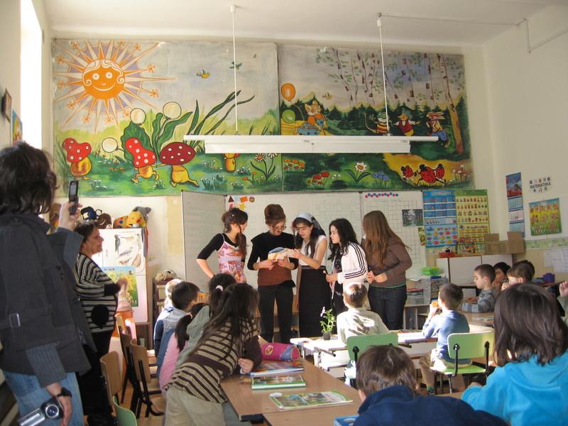 IMG_1753.jpg - Четене в ОУ "Васил Априлов"