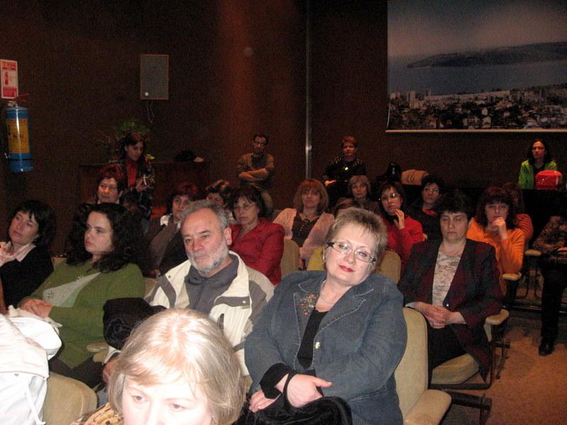 IMG_6986.jpg - Среща с Теодора Димова - "Романът - литературна среща на поколенията /диалогът бащи и деца в литературата/" "Недовършен роман"   "Адриана"