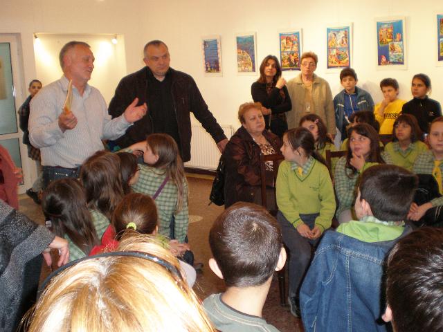 P4230198.JPG - Деца четат в НЧ "Просвета", кв. Аспарухово