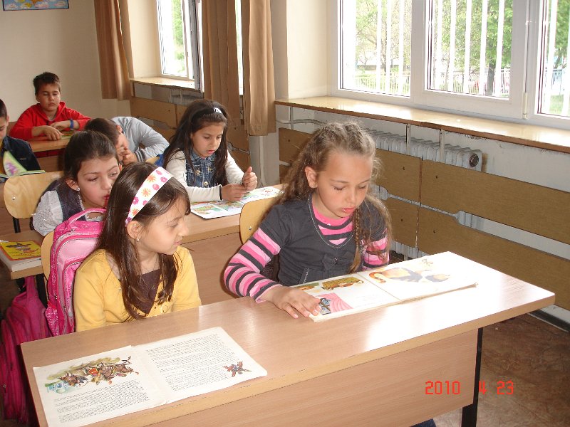 DSC05831.JPG - Маратон на четенето с деца от ОУ "Ангел Кънчев"