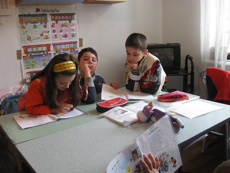 IMG_2173.JPG - Четене в Детска занималня "Дъга"