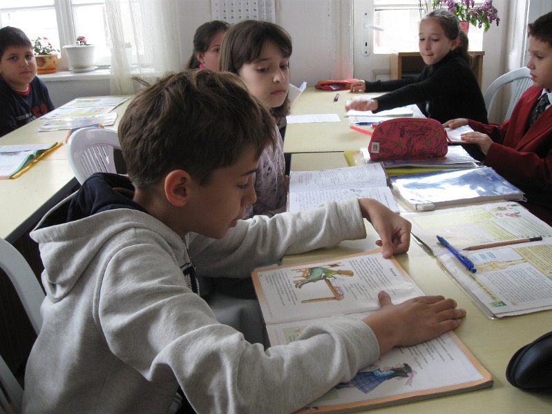 IMG_2195.JPG - Четене в Детска занималня "Дъга"