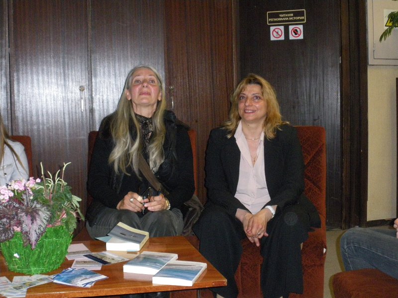 IMGP5335.JPG - "Спирка за четене" -  Авторско четене на немската писателка и психоложка Инга Деор