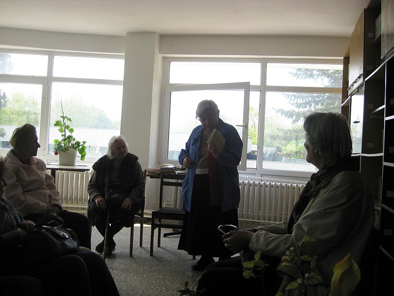 IMG_3489.JPG - Четене в Дом "Гергана" съвместно с Клуб "Приятели на библиотеката"