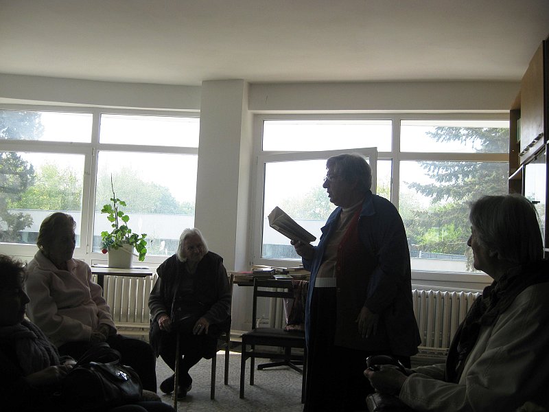 IMG_3493.JPG - Четене в Дом "Гергана" съвместно с Клуб "Приятели на библиотеката"