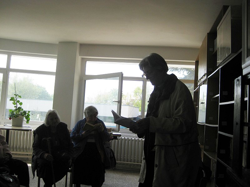 IMG_3495.JPG - Четене в Дом "Гергана" съвместно с Клуб "Приятели на библиотеката"