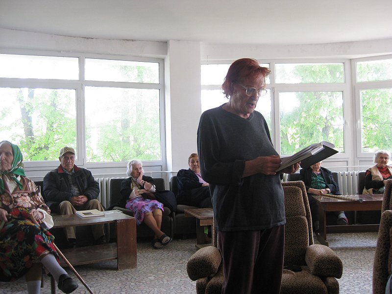 IMG_3498.JPG - Четене в Дом "Гергана" съвместно с Клуб "Приятели на библиотеката"